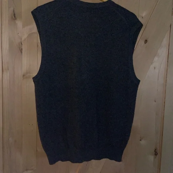 100% Cashmere Sweater Vest - Picture 2 of 3
